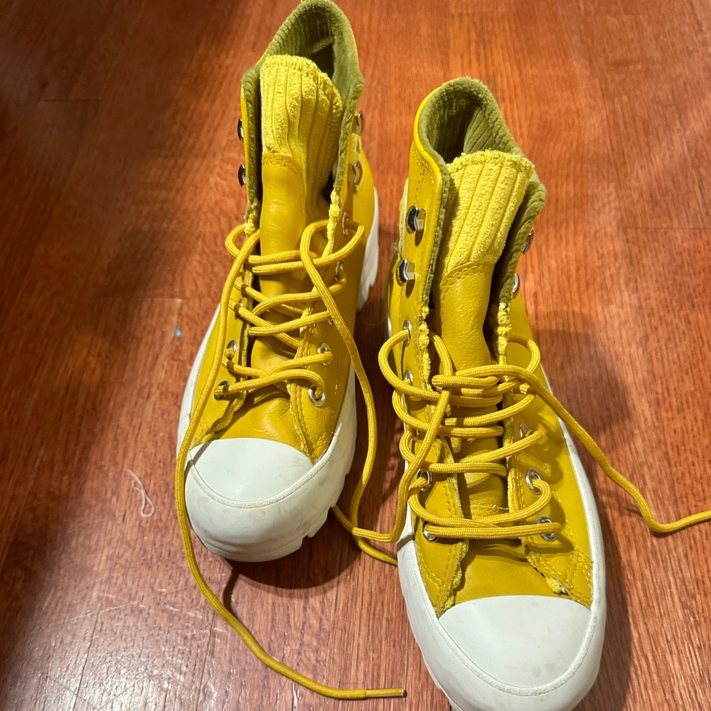 Woman’s leather size 7 mustard yellow converse platform shoes